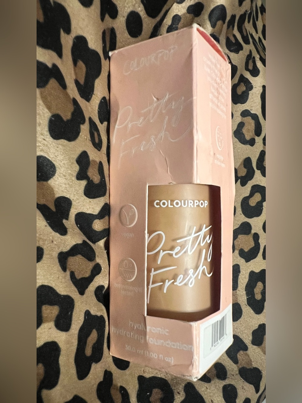 Colourpop Pretty Fresh Hyaluronic
Hydrating Foundation ~MEDIUM DARK
120W